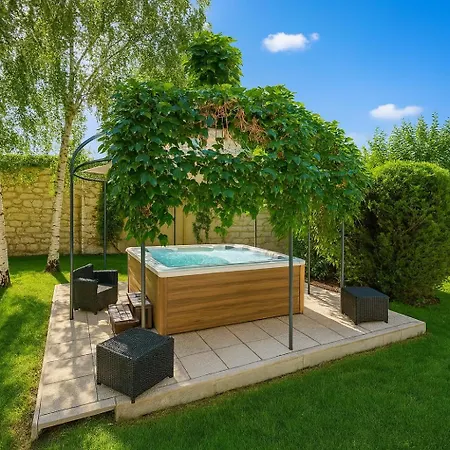 La Maison De Maitre, Piscine & *